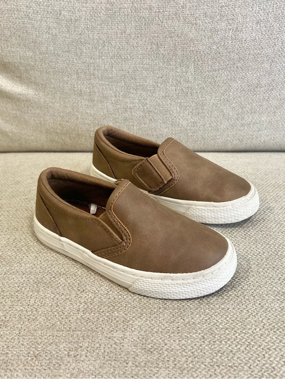 The Children’s Place Toddler Size 9 Brown Faux Leather Slip-On Sneakers EUC